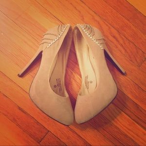 Embellished kaki pumps